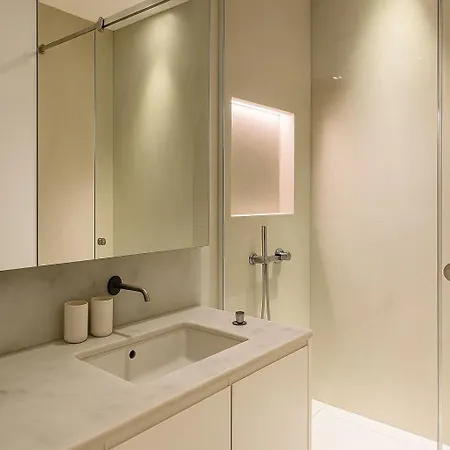 2 Bed Flat With Balcony In