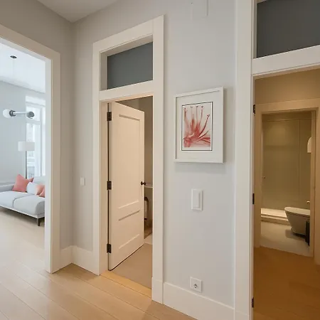 2 Bed Flat With Balcony In Apartmán