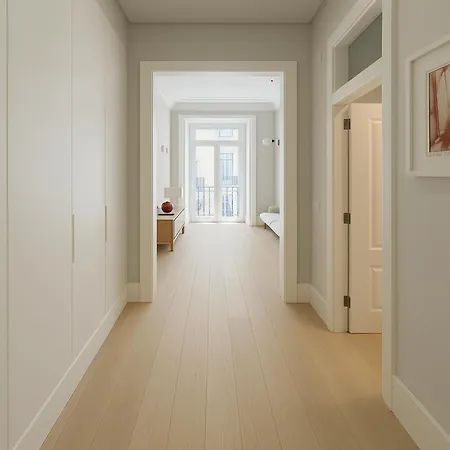 2 Bed Flat With Balcony In Apartmán