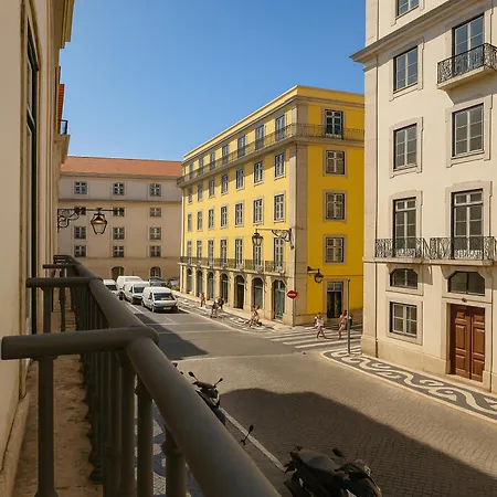 2 Bed Flat With Balcony In Apartmán *