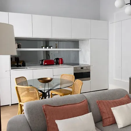 דירה 2 Bed Flat With Balcony In ליסבון
